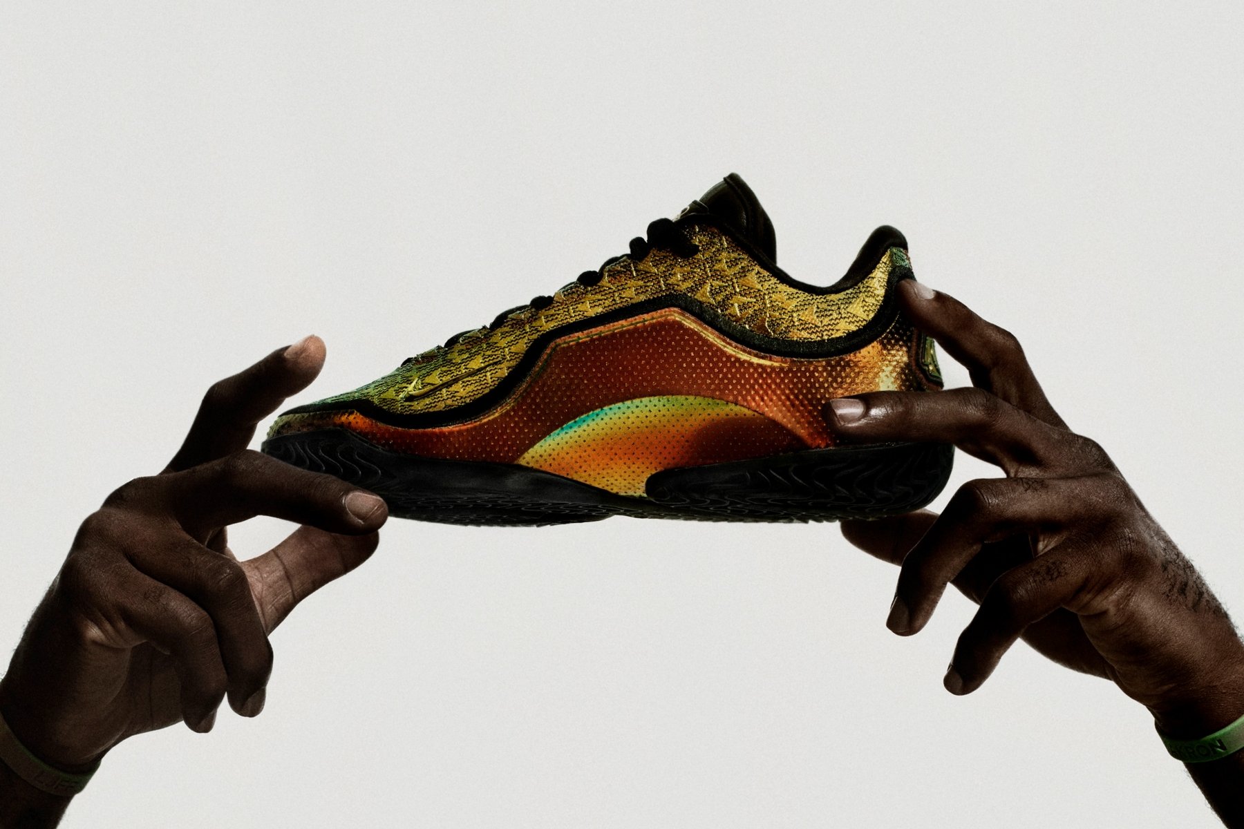 Nike LeBron 23 正式發表「球鞋完整解析」一覽!23 個配色致敬詹皇「FOREVER KING」傳奇生涯!