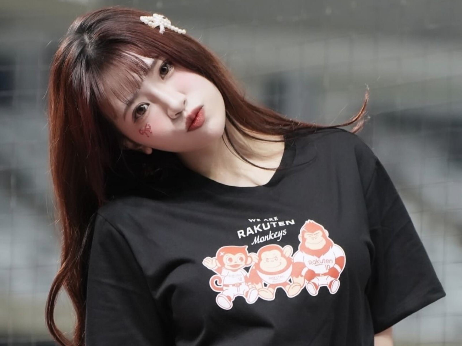 樂天女孩熊霓遭球迷偷看裙底！怒轟：「第一次跳球賽跳到火大！」