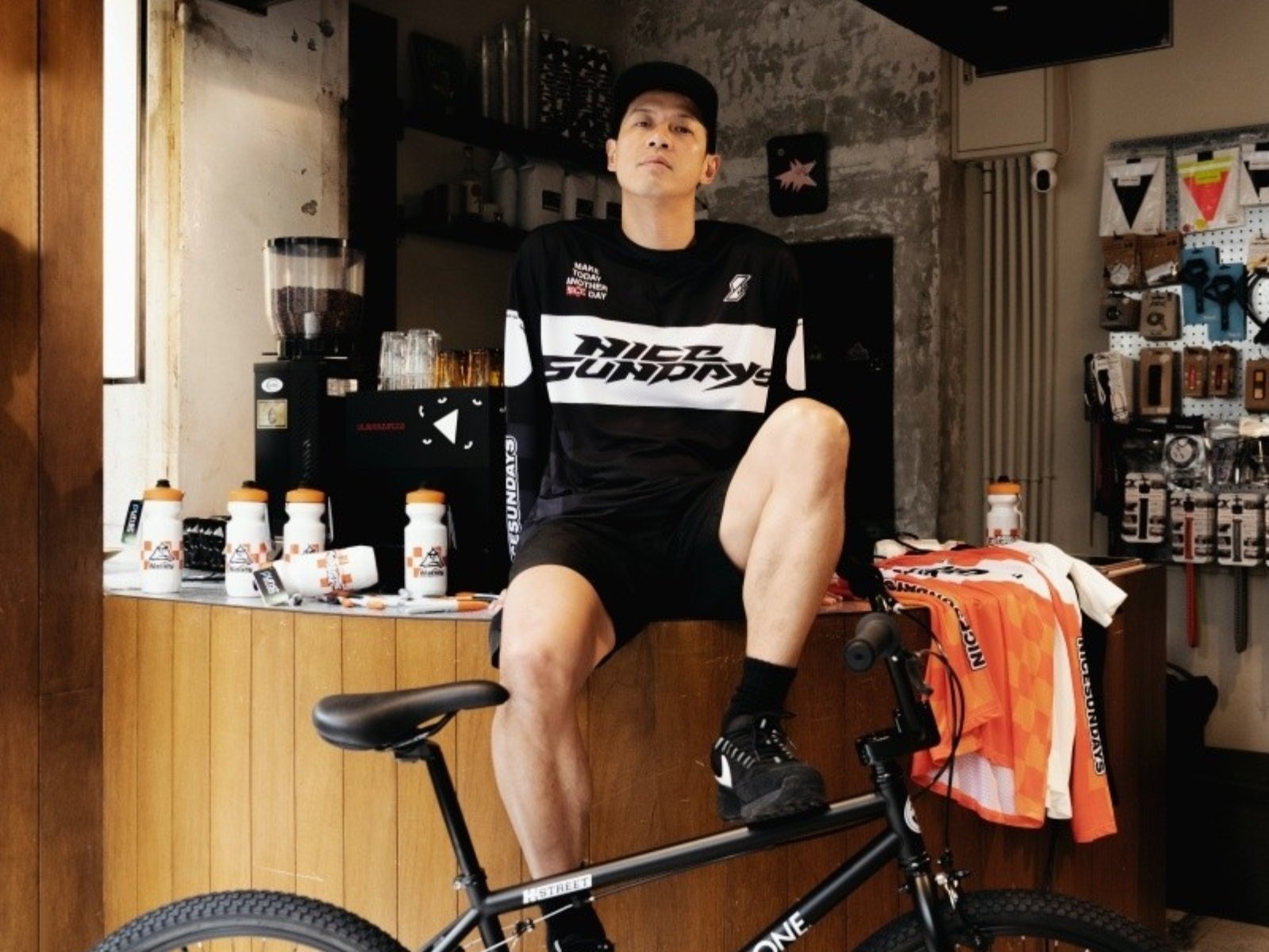 NICESUNDAYS x nabiis 全新「RACE DAY」膠囊系列發表！王信凱親自演繹詮釋 Dirt Bike 賽車文化！