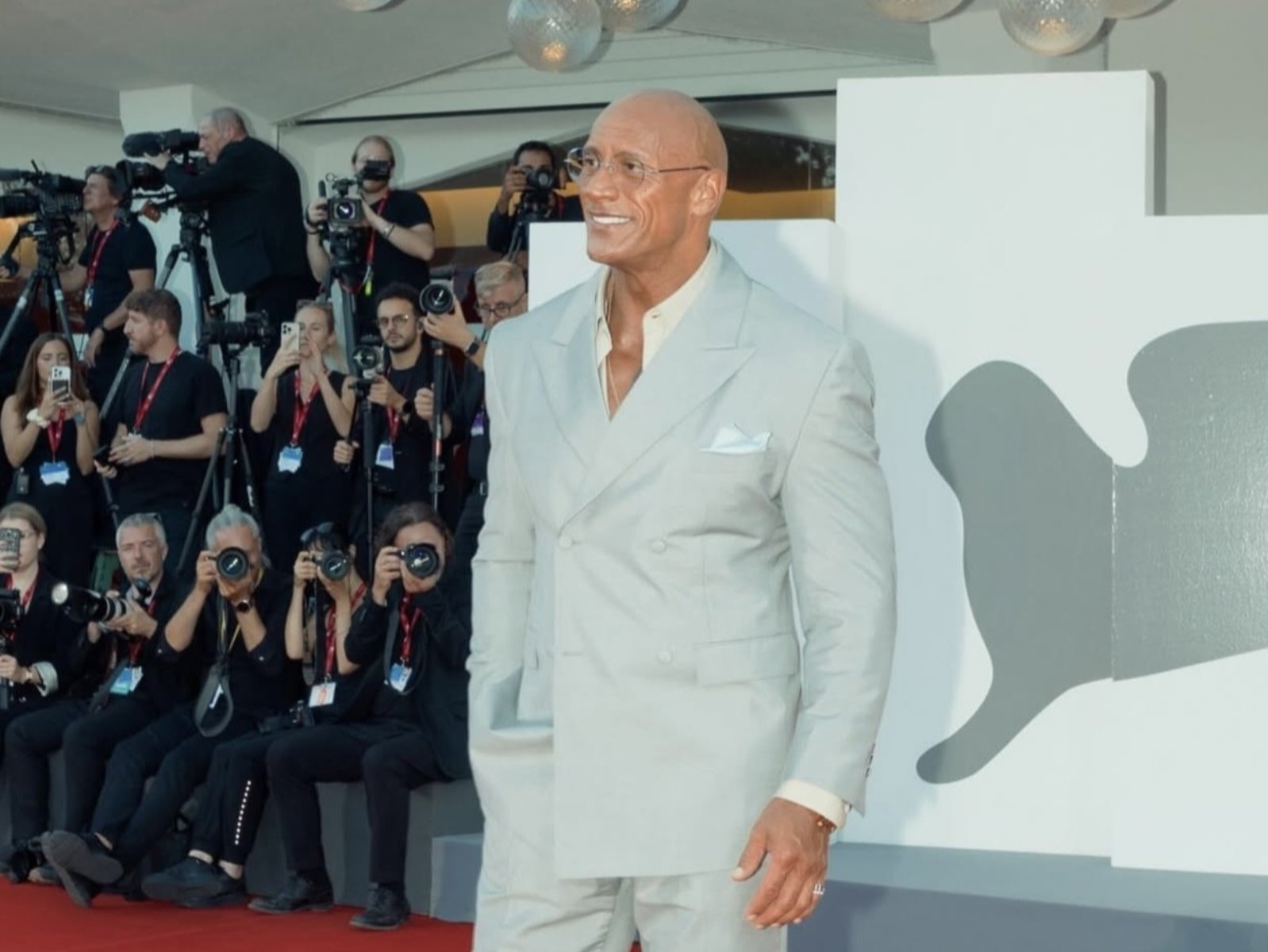 巨石強森 Dwayne Johnson 身高 196 身材暴瘦！親揭背後原因！
