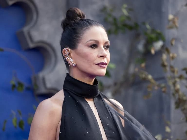 凱薩琳麗塔瓊絲 Catherine Zeta-Jones 節目失言對 12 歲男孩開玩笑！引網批：「有夠噁心！」