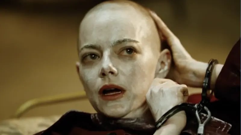 艾瑪史東 Emma Stone 光頭造型曝光!影迷驚呼:「史上最恐怖」