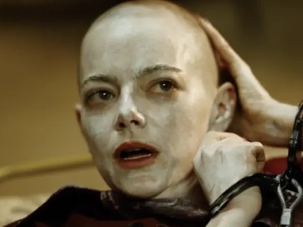 艾瑪史東 Emma Stone 光頭造型曝光！影迷驚呼：「史上最恐怖」