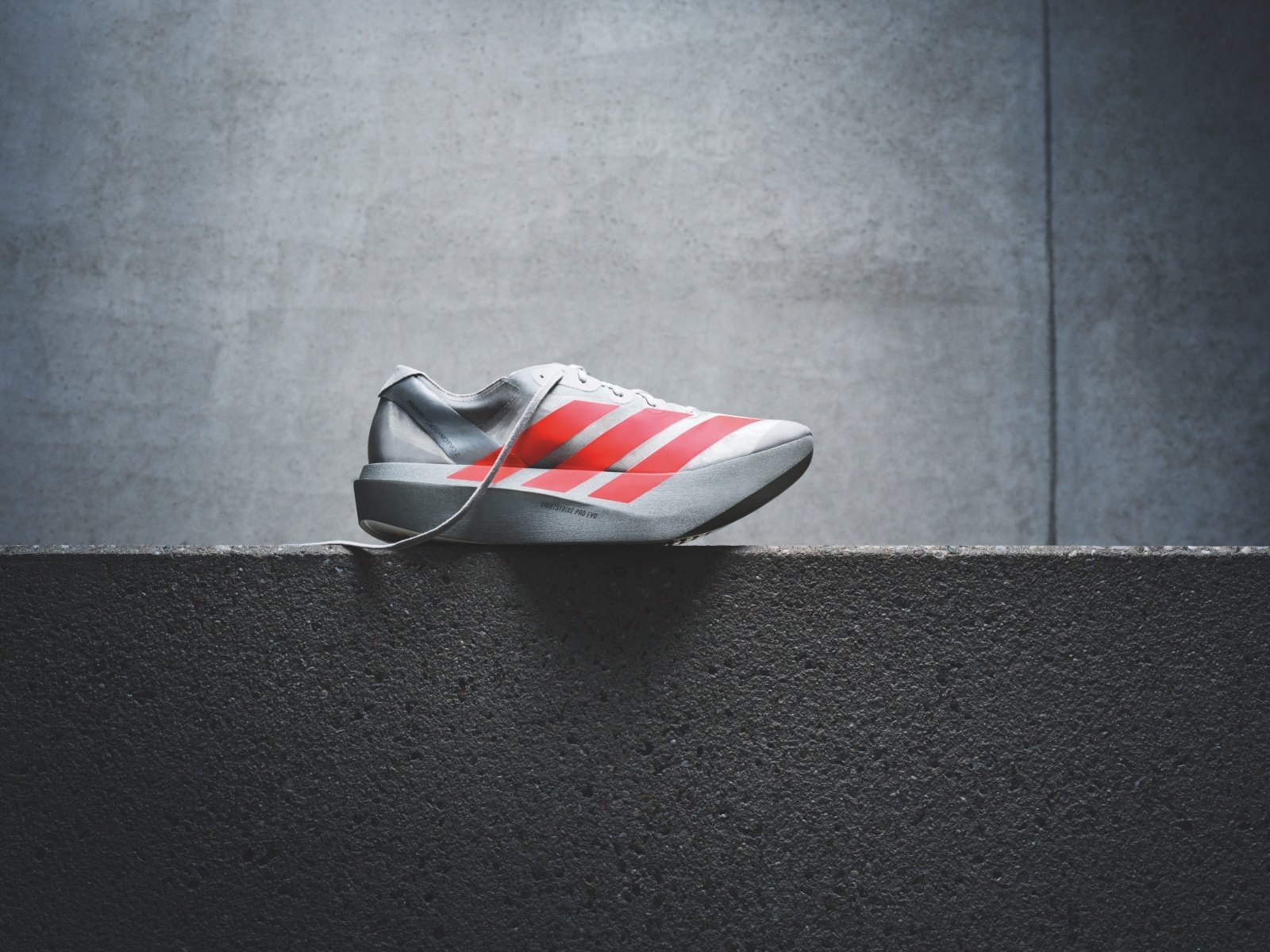 adidas ADIZERO ADIOS PRO EVO 2 正式發表!中底厚度增 10%、輕量腳感不變⋯完整亮點一次看!