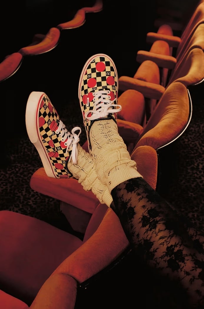 Valentino x Vans 跨界重磅聯名來襲！蔡依林新歌搶先上腳演繹、貓咪特別款可愛爆擊！