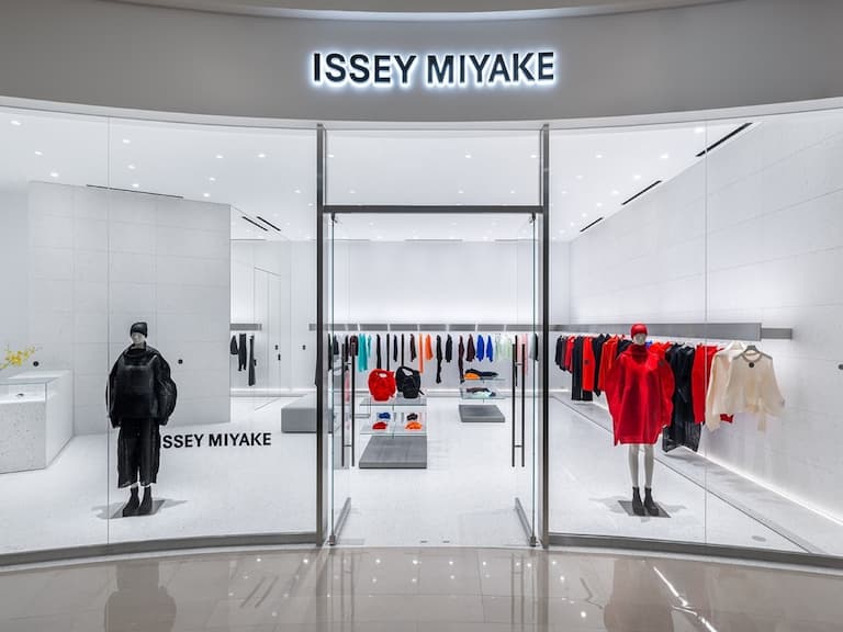 三宅一生 ISSEY MIYAKE 攜男裝支線 HOMME PLISSÉ ISSEY MIYAKE 進駐台北101，雙品牌同步開幕！