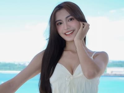 莎莎抓住夏天尾巴猛曬美照！驚喜合體少鹽、虔虔、Ariel 一同海灘熱辣出遊！【野生抓正妹】