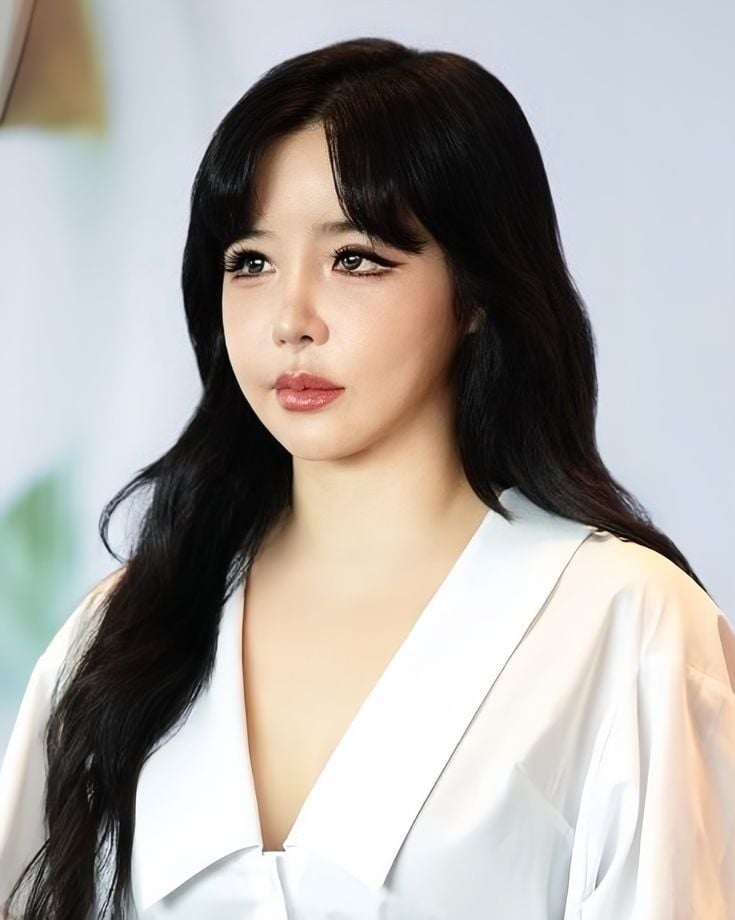2NE1 成員朴春精神狀態堪憂！ IG 再提李敏鎬引熱議！