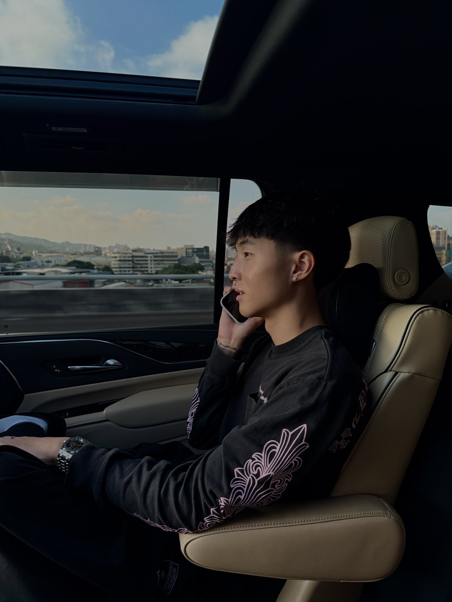 他們月收百萬不是 Threads 上講講！加密貨幣讓這些 20 歲年輕人成為富豪