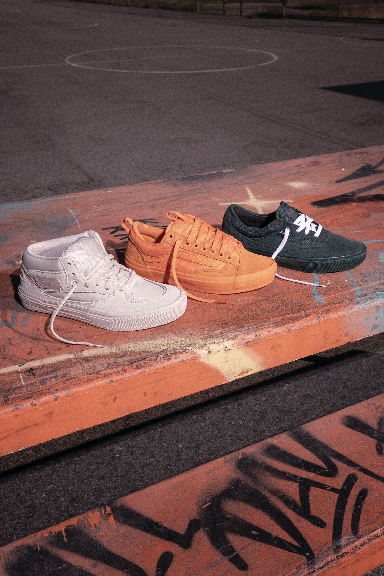 Vans 攜手攝影師 Atiba Jefferson 推出職業滑板聯名系列