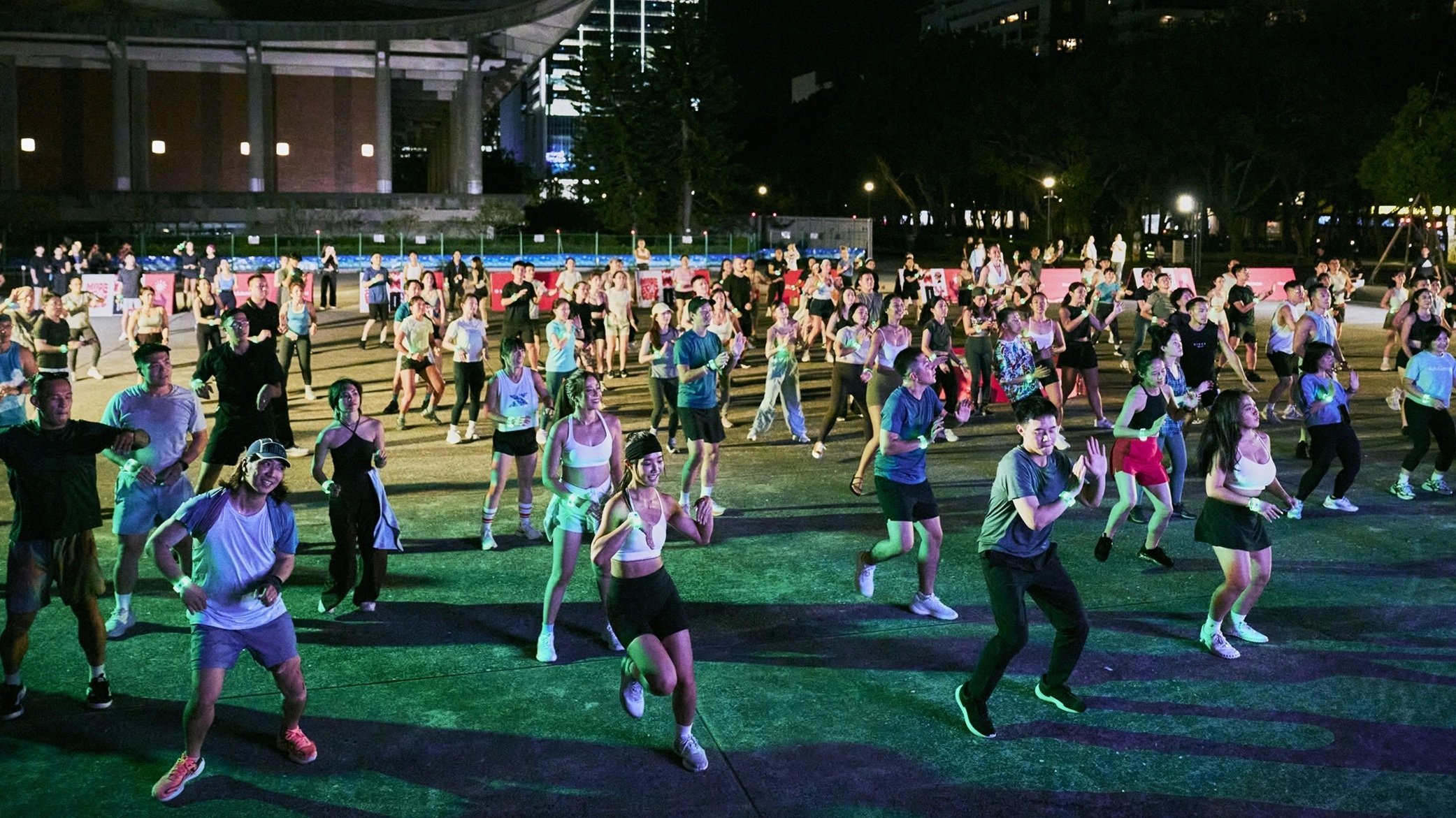 lululemon 點亮台北 101 !「Move Taipei」系列活動發起呼吸練習！