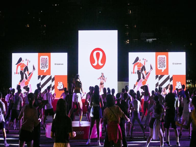 lululemon 點亮台北 101 !「Move Taipei」系列活動發起呼吸練習！
