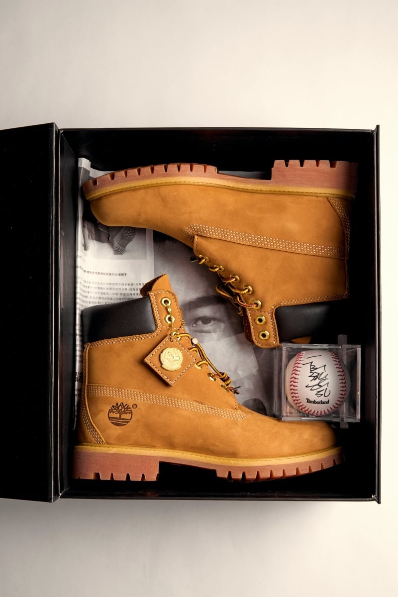 TIMBERLAND 攜手郭泓志發表聯名限定黃靴！台灣「踢不爛大隊長」詮釋不死鳥無畏精神！