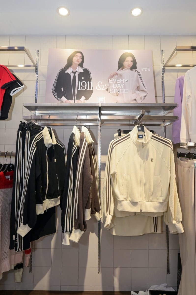FILA 1911 TAIPEI 時尚概念店盛大開幕！韓韶禧同款 Echappe 薄底鞋⋯最新系列都在這！