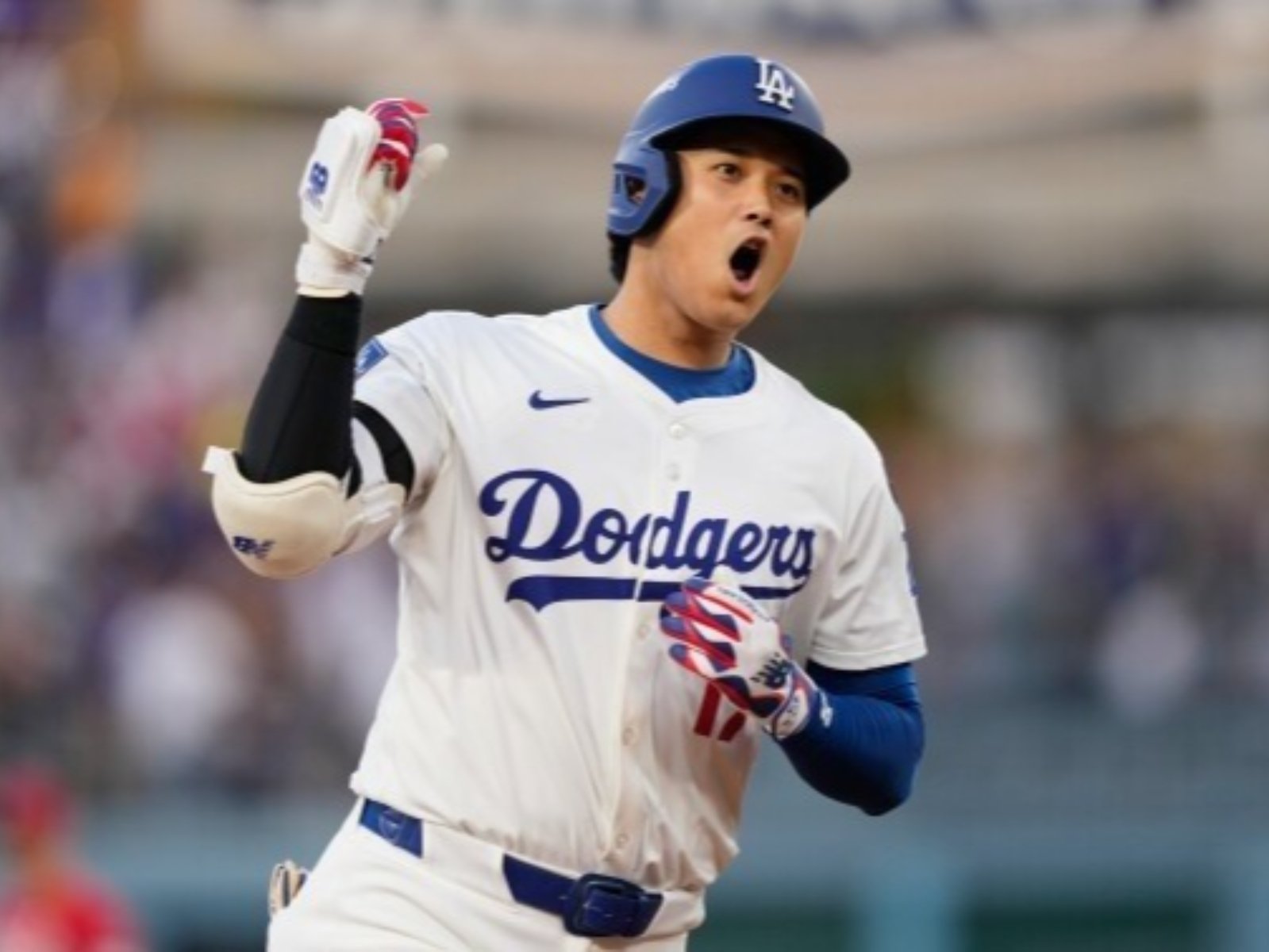MLB／大谷翔平外卡賽單場雙響砲炸裂！道奇 10：5 大勝紅人系列賽率先取得首勝！