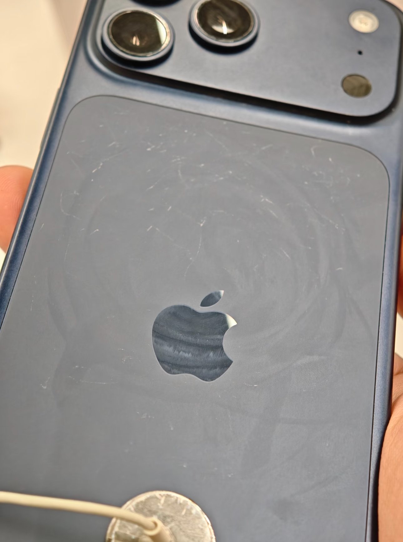 iphone 17 Pro 刮痕有解！蘋果官方公開解決辦法！