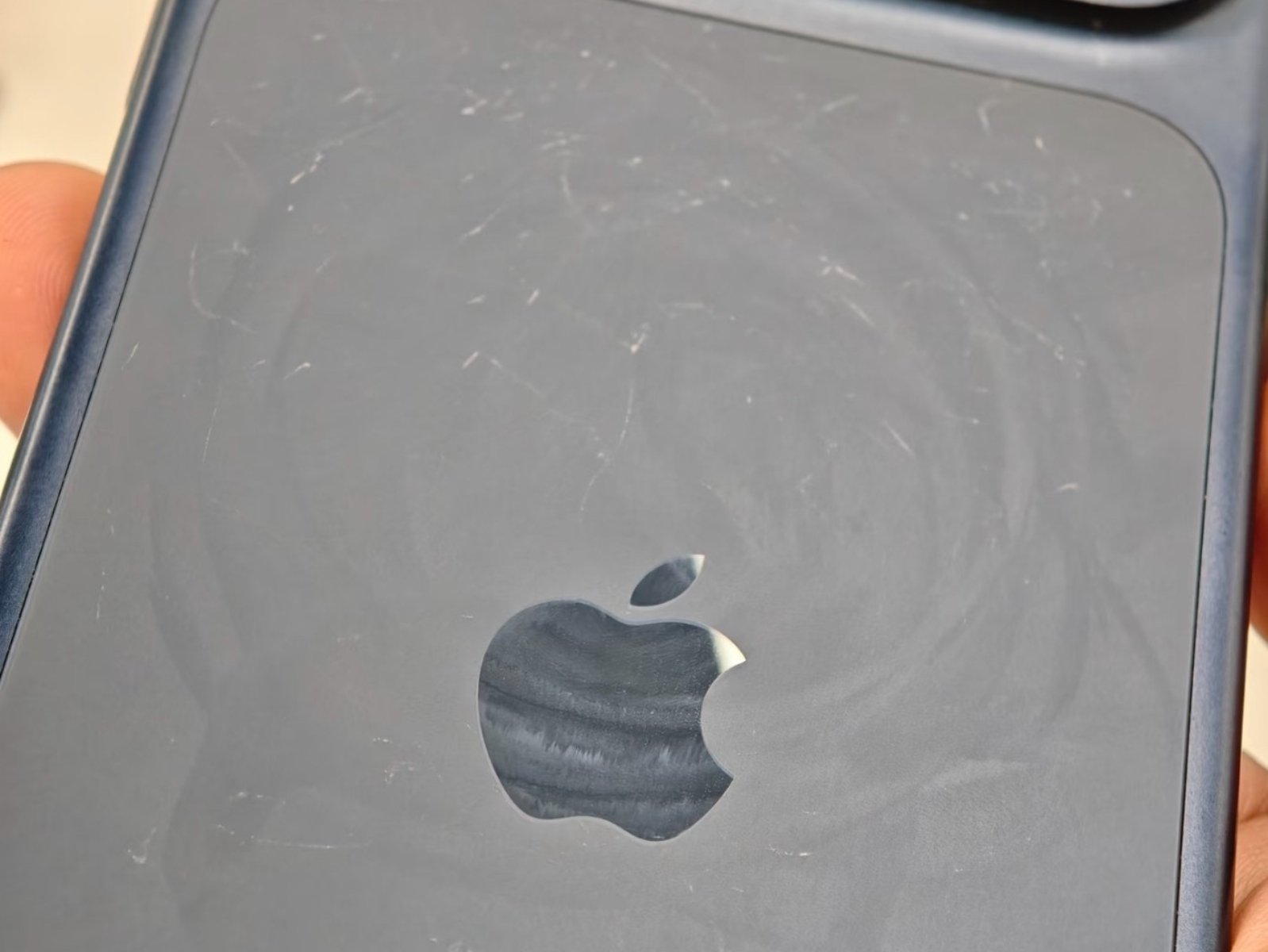 iphone 17 Pro 刮痕有解！蘋果官方公開解決辦法！