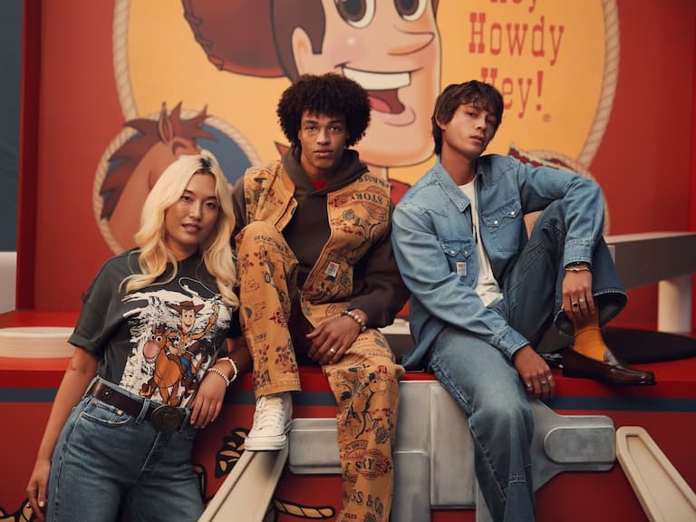 玩具總動員 30 年了!Levi’s® 與 Pixar 攜手推出西部風聯名系列