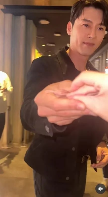 玄彬拒絕和粉絲「比愛心」舉動曝光!孫藝真按讚引網笑:「已婚男典範!」