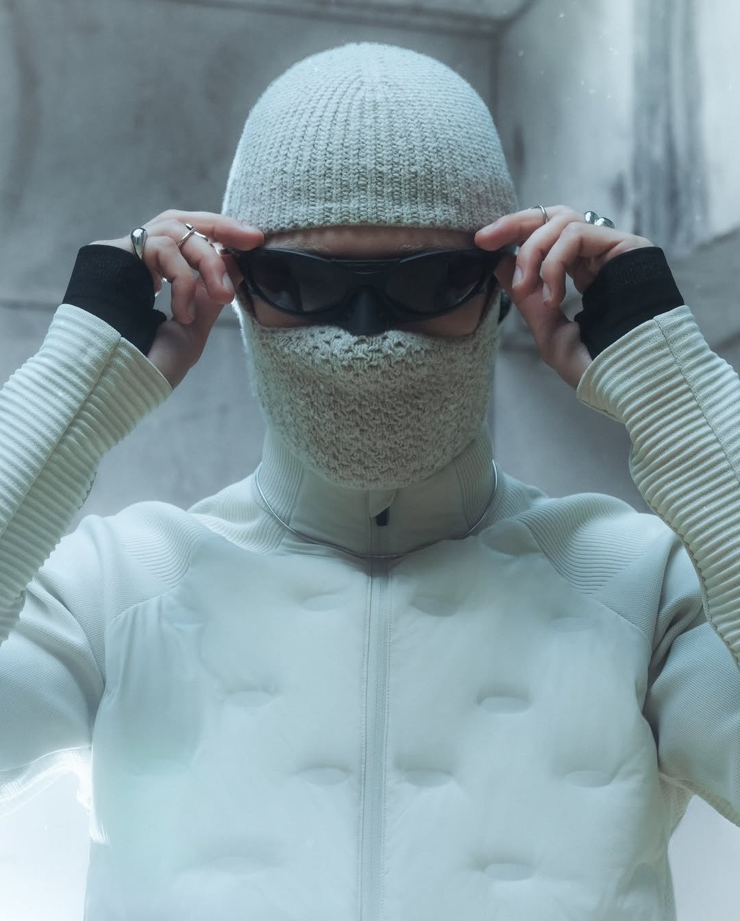 OAKLEY 服裝領域完全展開！2025 秋冬系列將戶外、科技、實驗性完美融合！