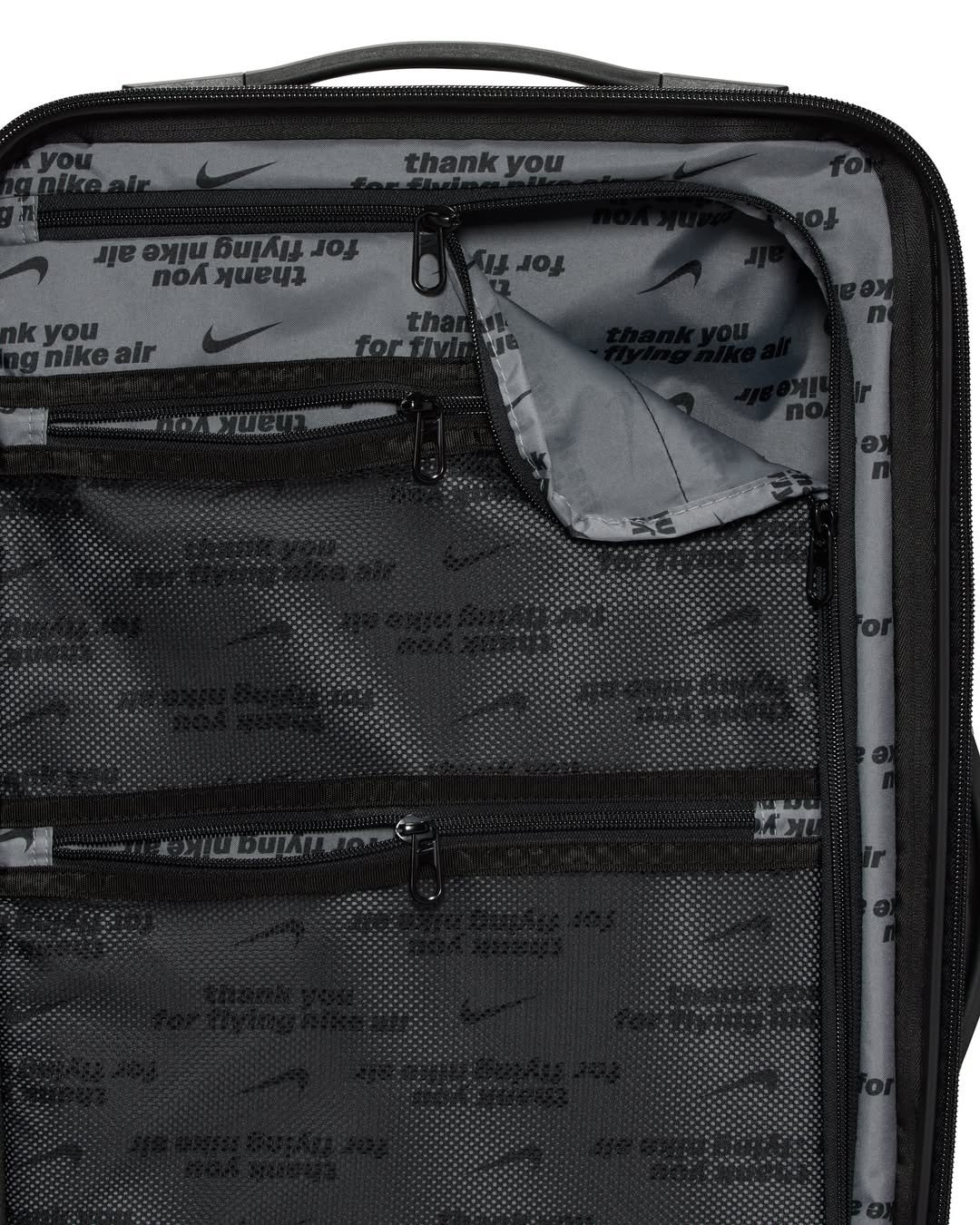 Nike 推出 Air Force 1 造型行李箱！外殼「鞋底紋路」超吸睛絕對鞋頭必備！