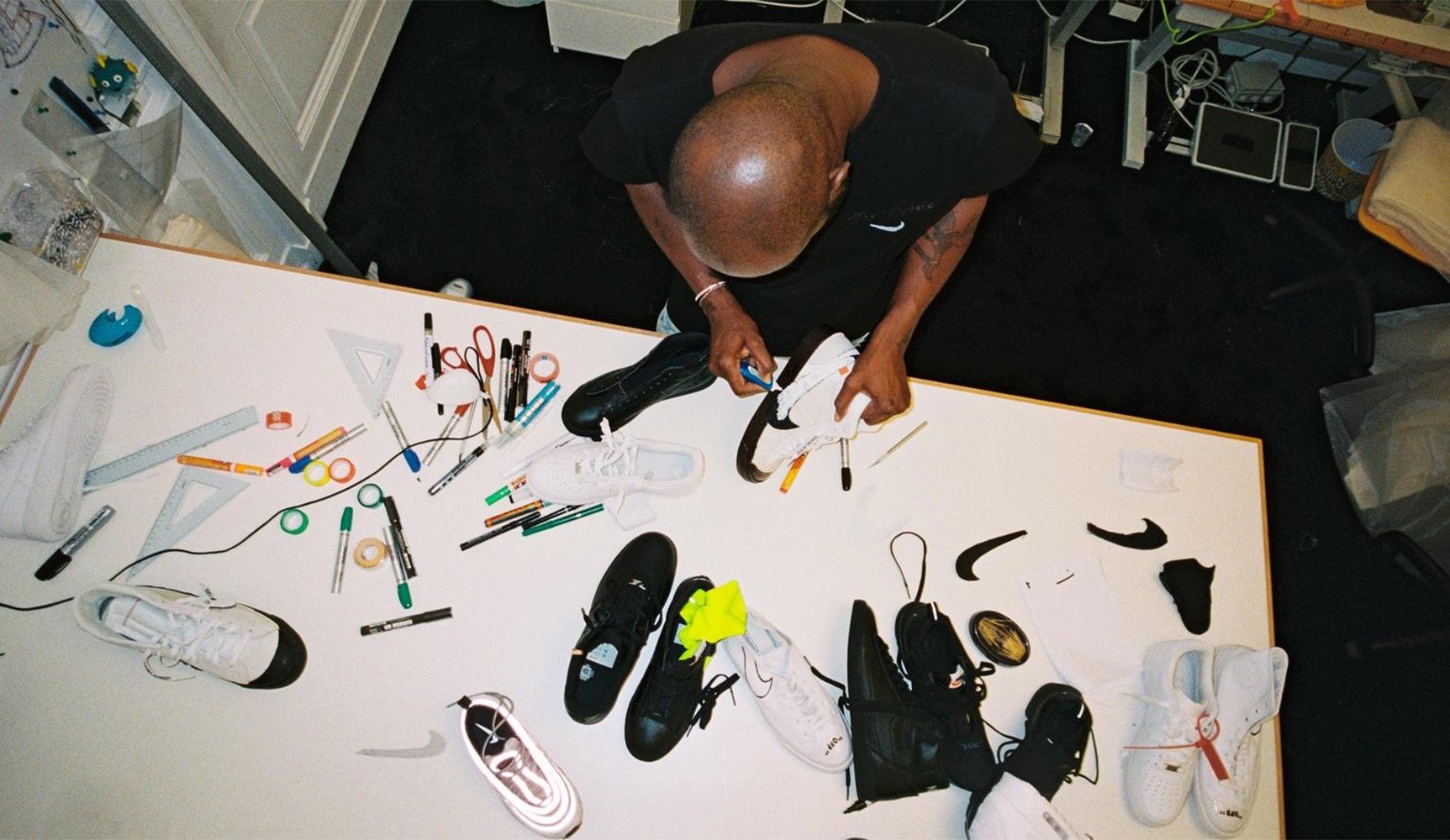 Virgil Abloh 特展登場！從 Off-White 到 Louis Vuitton：Virgil Abloh 如何改寫時尚語言？