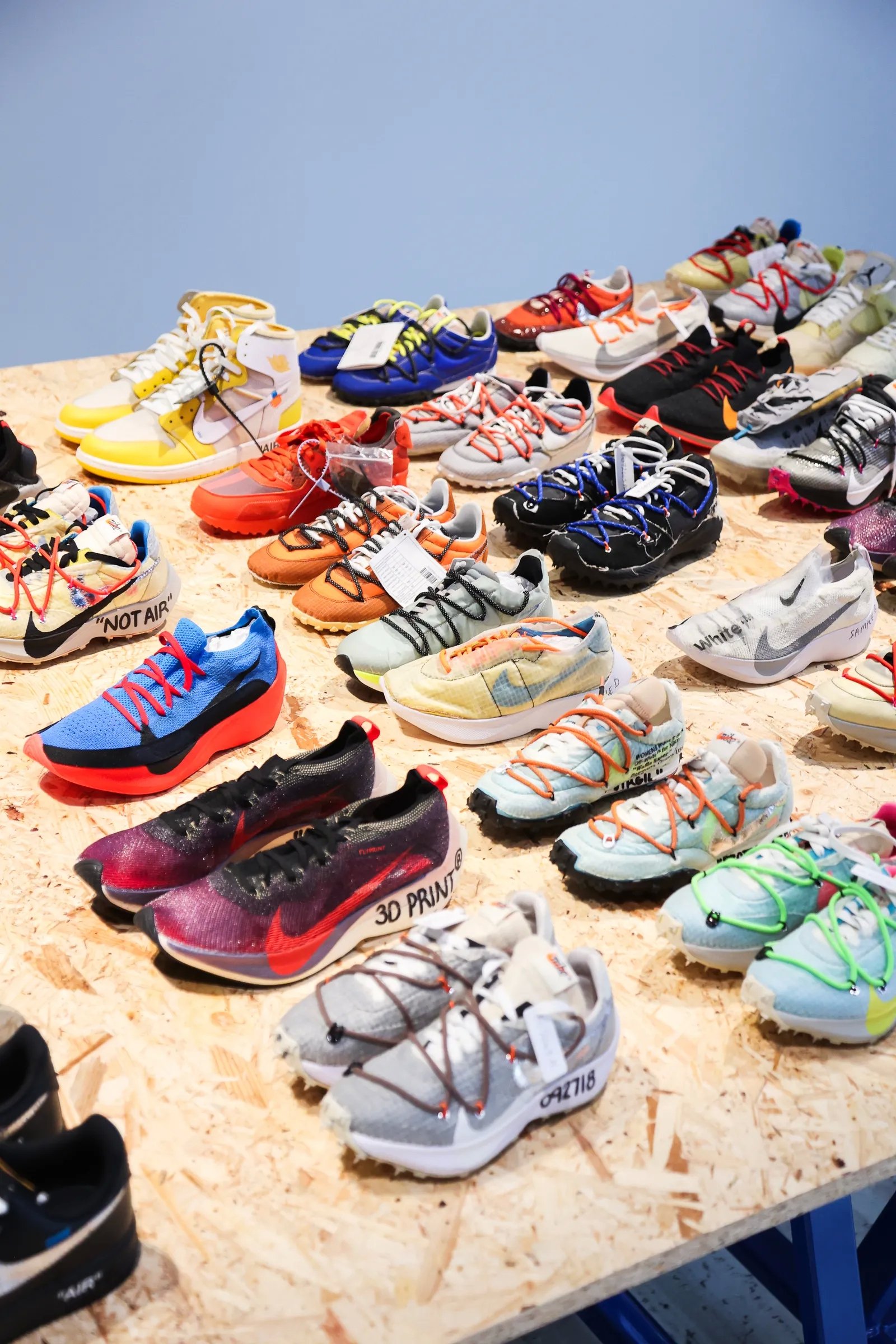 Virgil Abloh 特展登場！從 Off-White 到 Louis Vuitton：Virgil Abloh 如何改寫時尚語言？