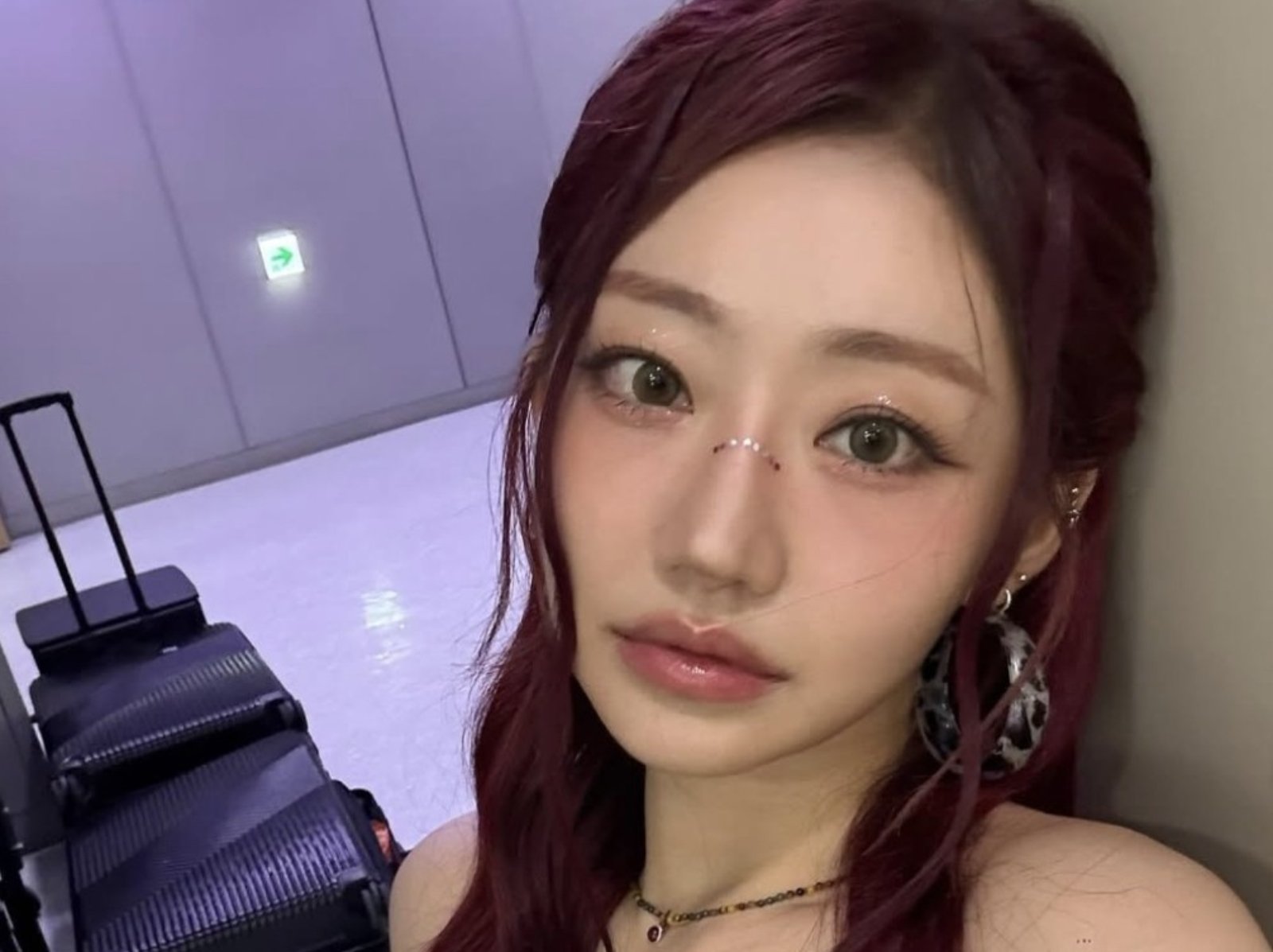 KISS OF LIFE Julie 私人聚會監視器畫面流出！VERIVERY 柳岡旻遭點名，雙方公司強硬喊告！