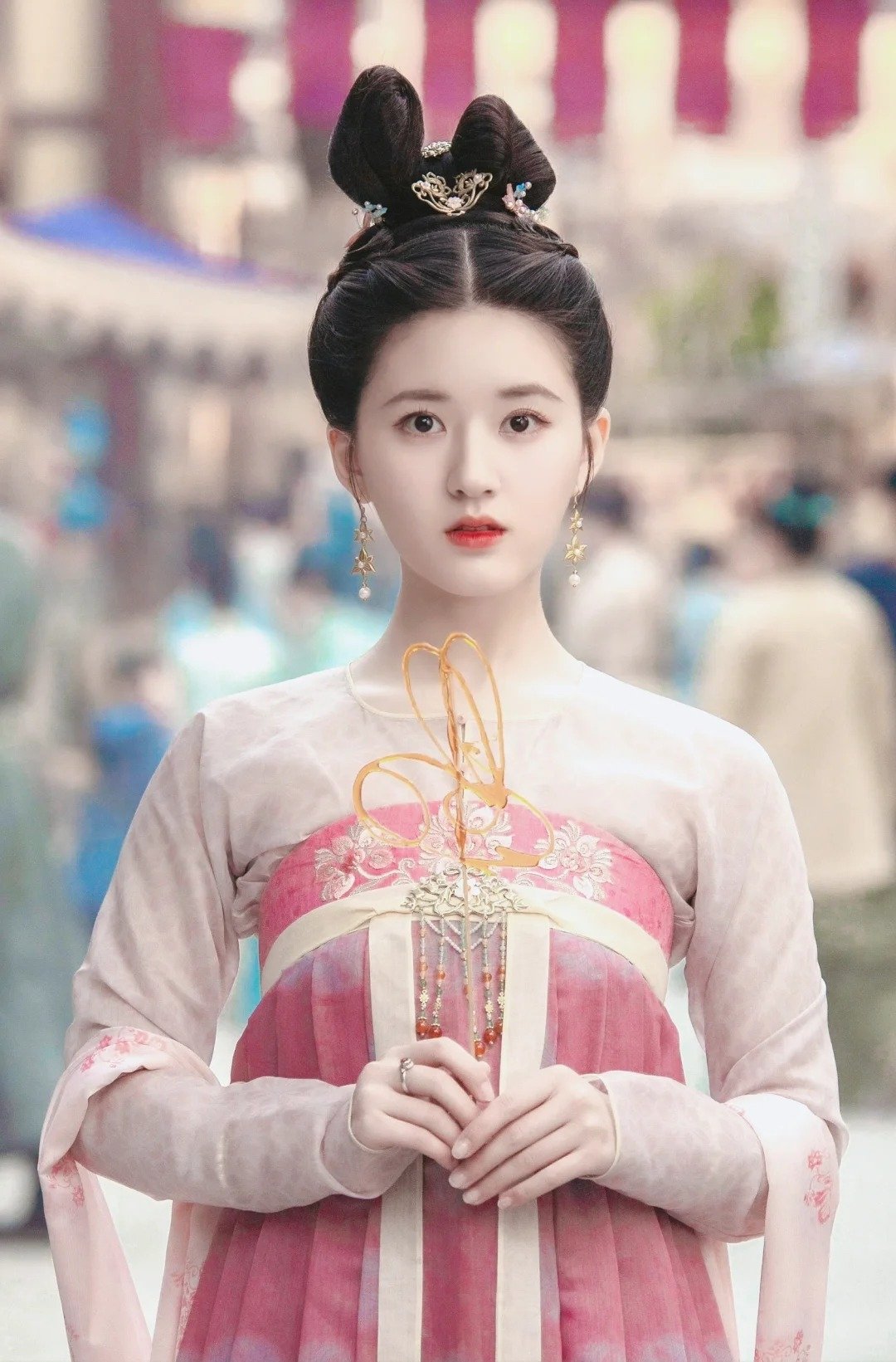 《許我耀眼》趙露思戲劇作品推薦、曾在台灣唸大學、古箏好手⋯7 件事快認識！