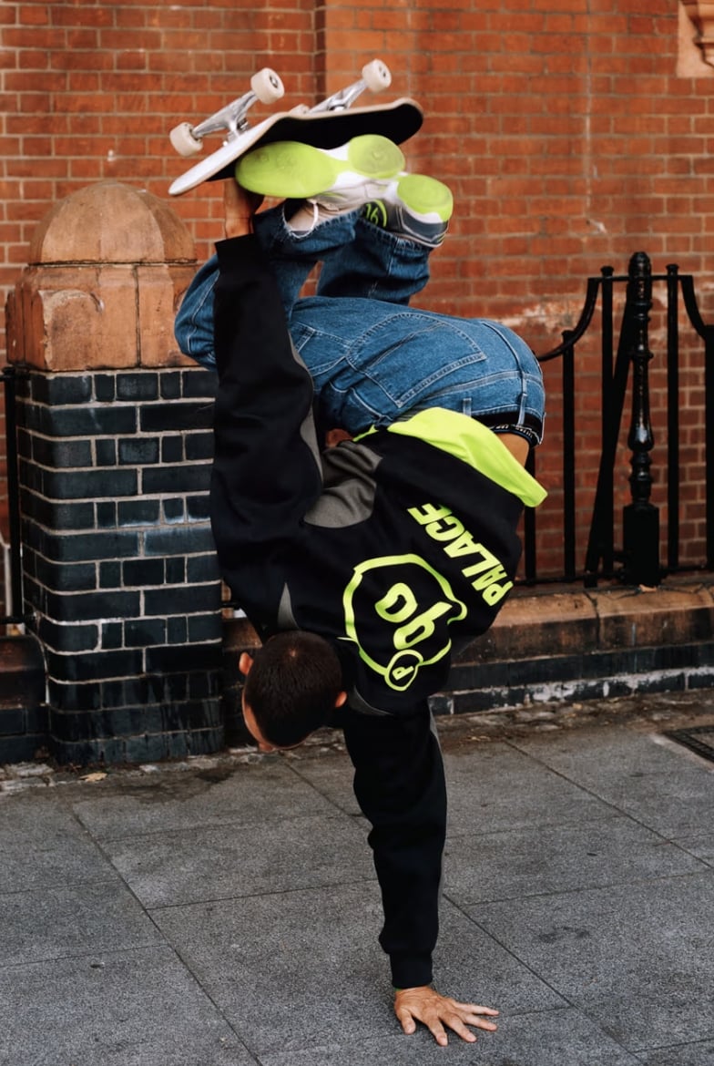 Palace x Nike 首波聯名「P90」系列正式登場！Total 90 經典回歸，足球魂全面燃燒！