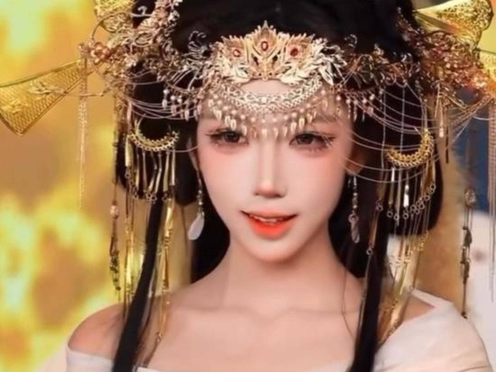 楓葉姊姊化身嫦娥！唱經典台語歌〈愛情的騙子我問你〉網嗨翻：「竟然會唱！」