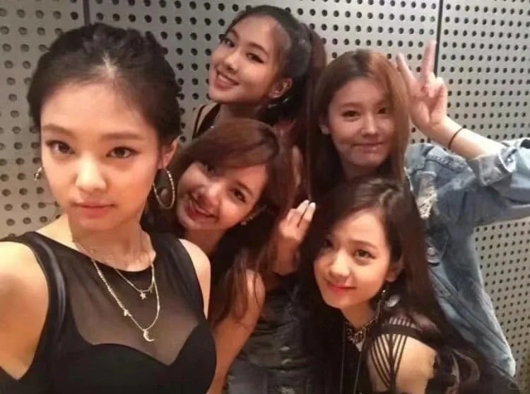 BLACKPINK 高雄開唱倒數！演唱會歌單、時尚圈寵兒、原有 9 位預備成員⋯10 件事快認識！
