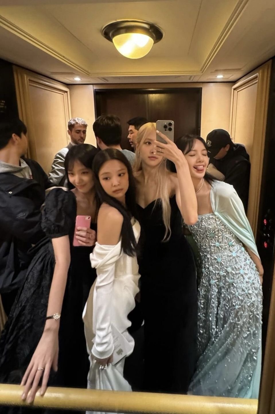 BLACKPINK 高雄開唱倒數！演唱會歌單、時尚圈寵兒、原有 9 位預備成員⋯10 件事快認識！