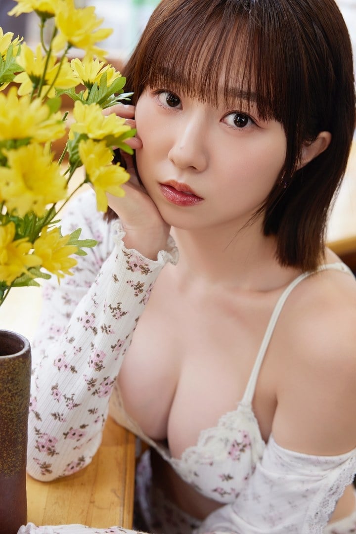 啦啦隊短髮女神斐棋《一棋一會》寫真書霸佔三大網路書店銷售排行榜冠軍! 男友視角「誠意滿滿」!