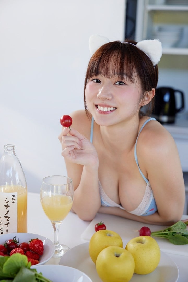 啦啦隊短髮女神斐棋《一棋一會》寫真書霸佔三大網路書店銷售排行榜冠軍! 男友視角「誠意滿滿」!