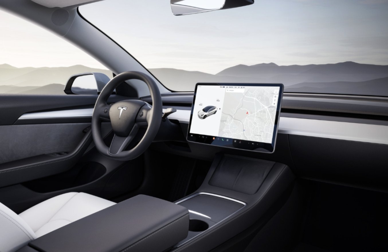 汽車 5 項功能不該改觸控!外媒曝:「Model 3 雨刷釀事故!」