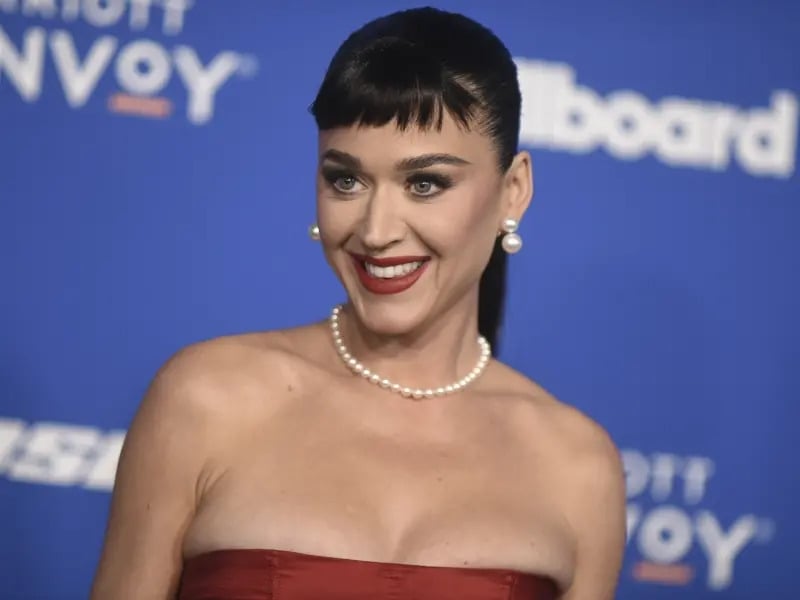 凱蒂佩芮 Katy Perry 爆熱戀杜魯道！遊艇擁吻照曝光引熱議！