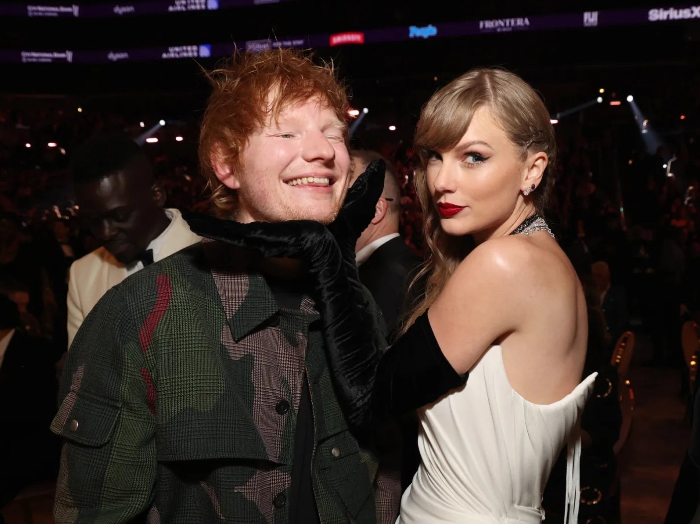 泰勒絲 Taylor Swift、Travis Kelce 訂婚！沒告知紅髮艾德背後原因曝光！