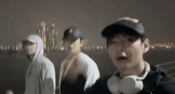 BTS V、朴炯植、朴敘俊深夜漢江散步！粉絲驚呼：「根本韓劇現場！」