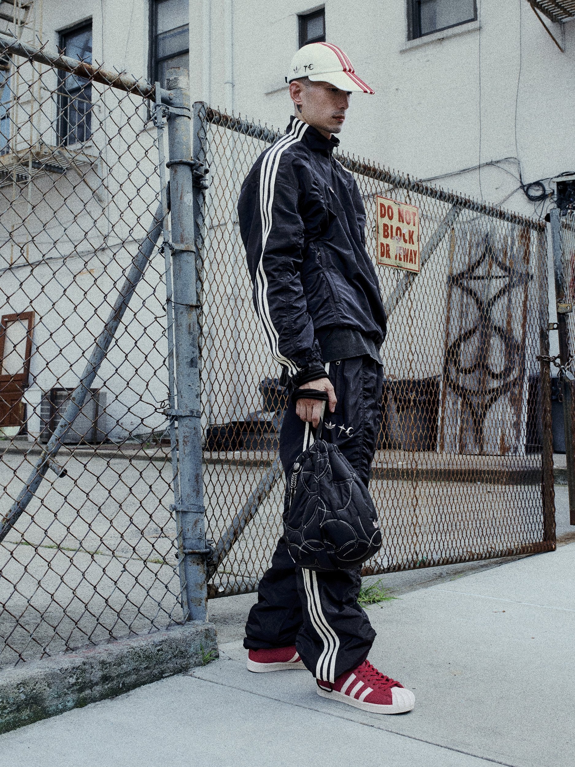 adidas Originals x Thug Club 即將迎來首個全球發售聯名系列！中世紀擊劍與現代街頭文化的完美融合