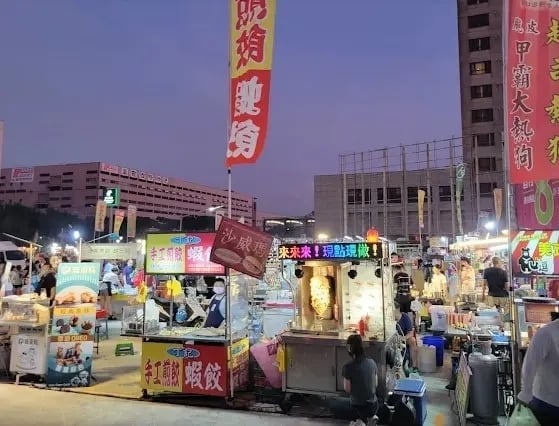 2025 桃園夜市 5 大推薦總整理｜璟都好夜市、中壢觀光夜市⋯必吃美食、交通⋯一次看！