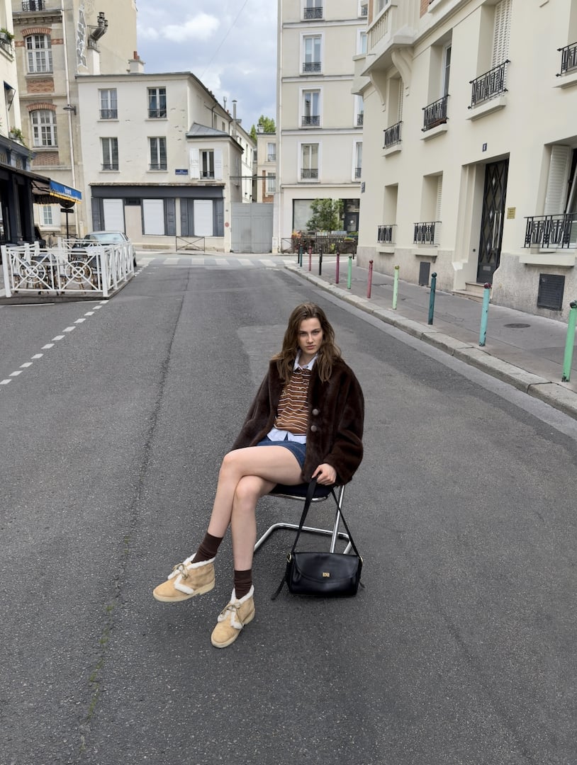 SANDRO x Clarks Originals 2025 秋冬聯名登場!現代巴黎美學與英倫傳統手工技藝完美結合!