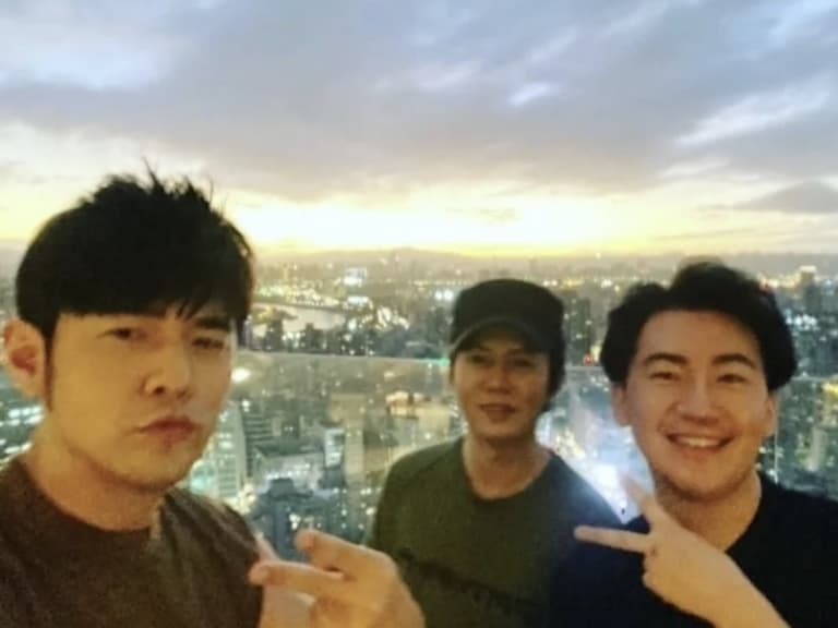 周杰倫 IG 發文尋找蔡威澤!捲上億糾紛引網笑:「被天王開副本太榮耀!」