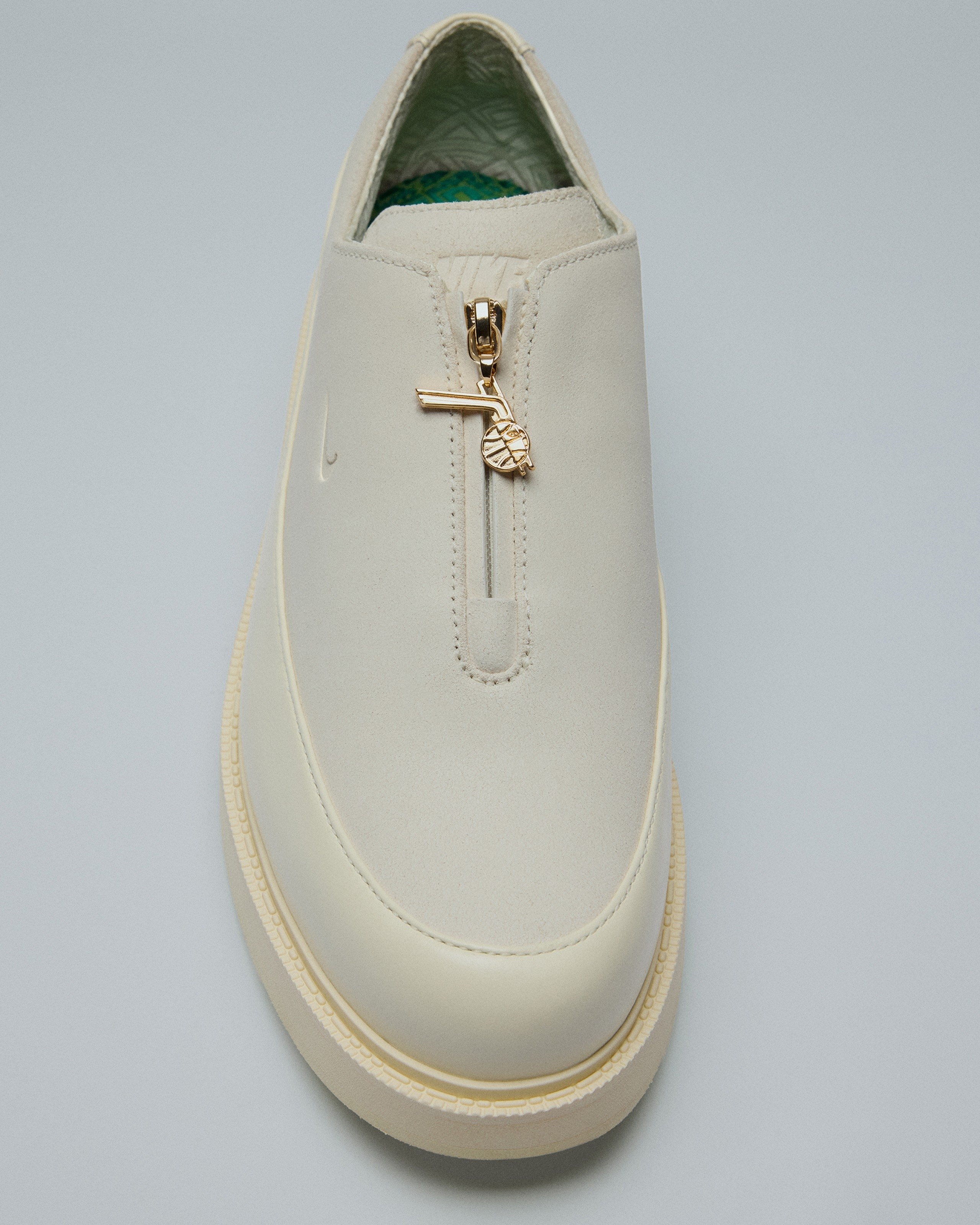 2025 年「正裝運動鞋」6 雙盤點推薦!ASICS、Salomon、Nike⋯紳士又舒適的正點好貨都在這!