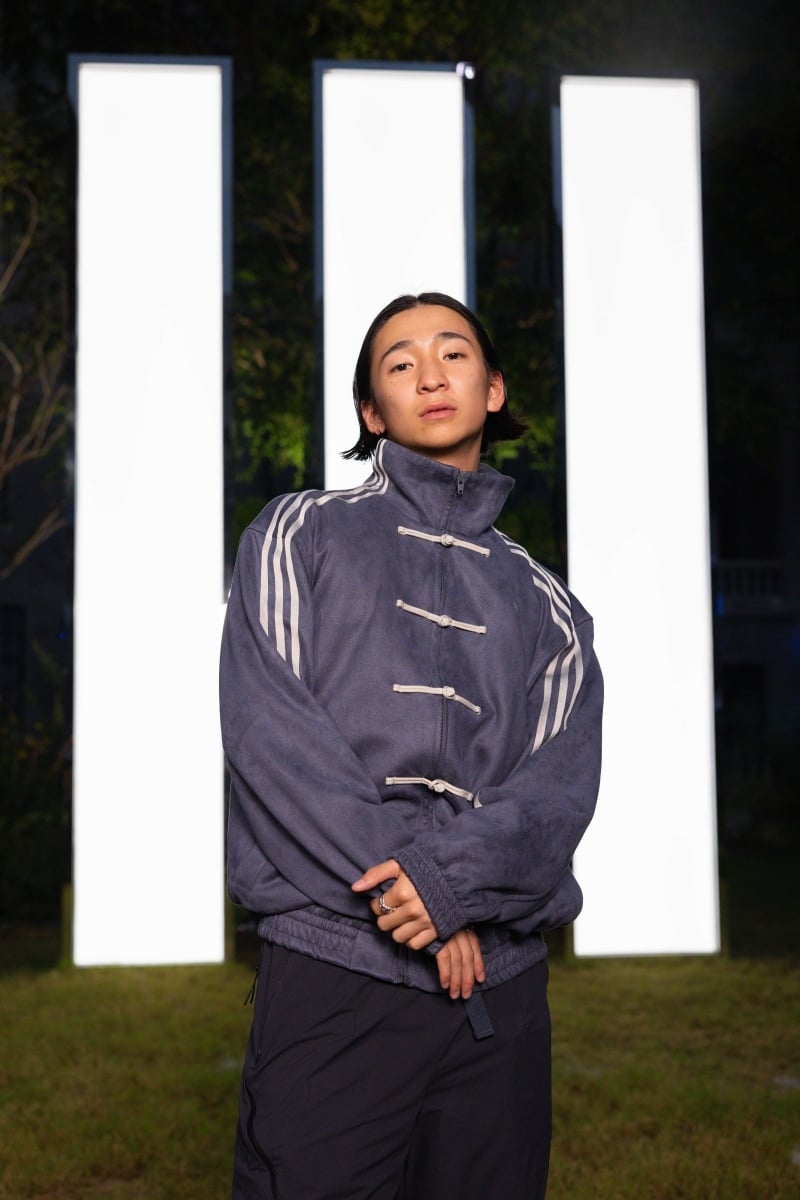 adidas 上海時裝周「POWER OF THREE」重磅壓軸登場:陳冠希、Poggy 等人皆現身,共創三條線的未來宣言!