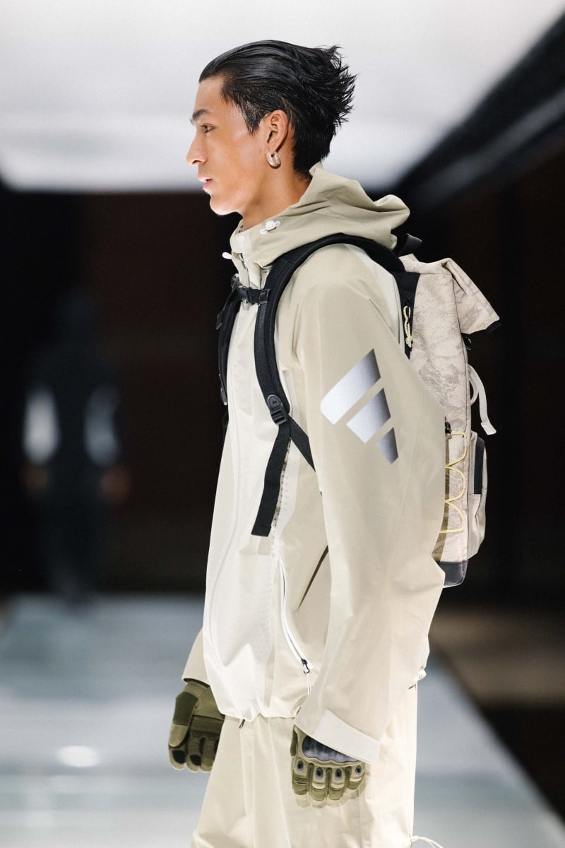 adidas 上海時裝周「POWER OF THREE」重磅壓軸登場:陳冠希、Poggy 等人皆現身,共創三條線的未來宣言!