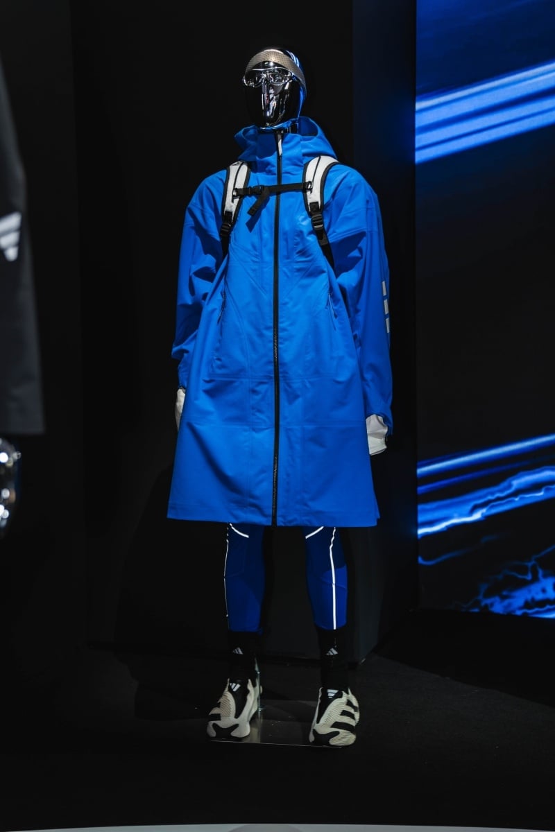 adidas 上海時裝周「POWER OF THREE」重磅壓軸登場:陳冠希、Poggy 等人皆現身,共創三條線的未來宣言!