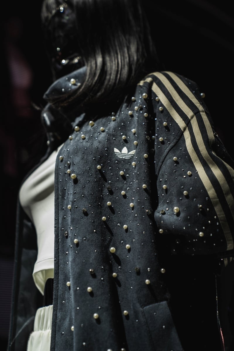 adidas 上海時裝周「POWER OF THREE」重磅壓軸登場:陳冠希、Poggy 等人皆現身,共創三條線的未來宣言!