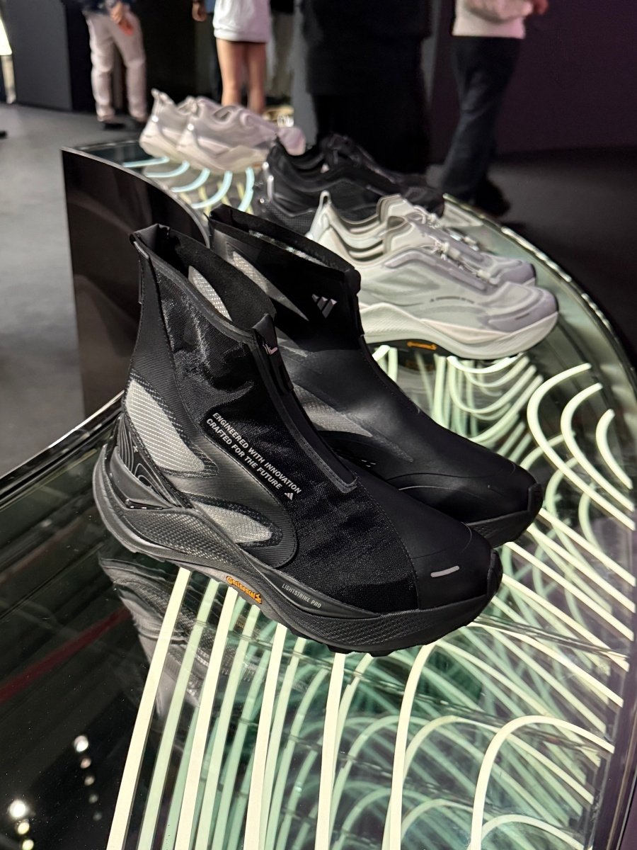 adidas 上海時裝周「POWER OF THREE」重磅壓軸登場:陳冠希、Poggy 等人皆現身,共創三條線的未來宣言!