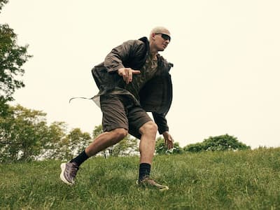 從 Salomon 苦命上班族到厚底越野革命家！ HOKA 如何在 Gorpcore 時代從山徑跑進街頭，逆流成為潮流霸主？